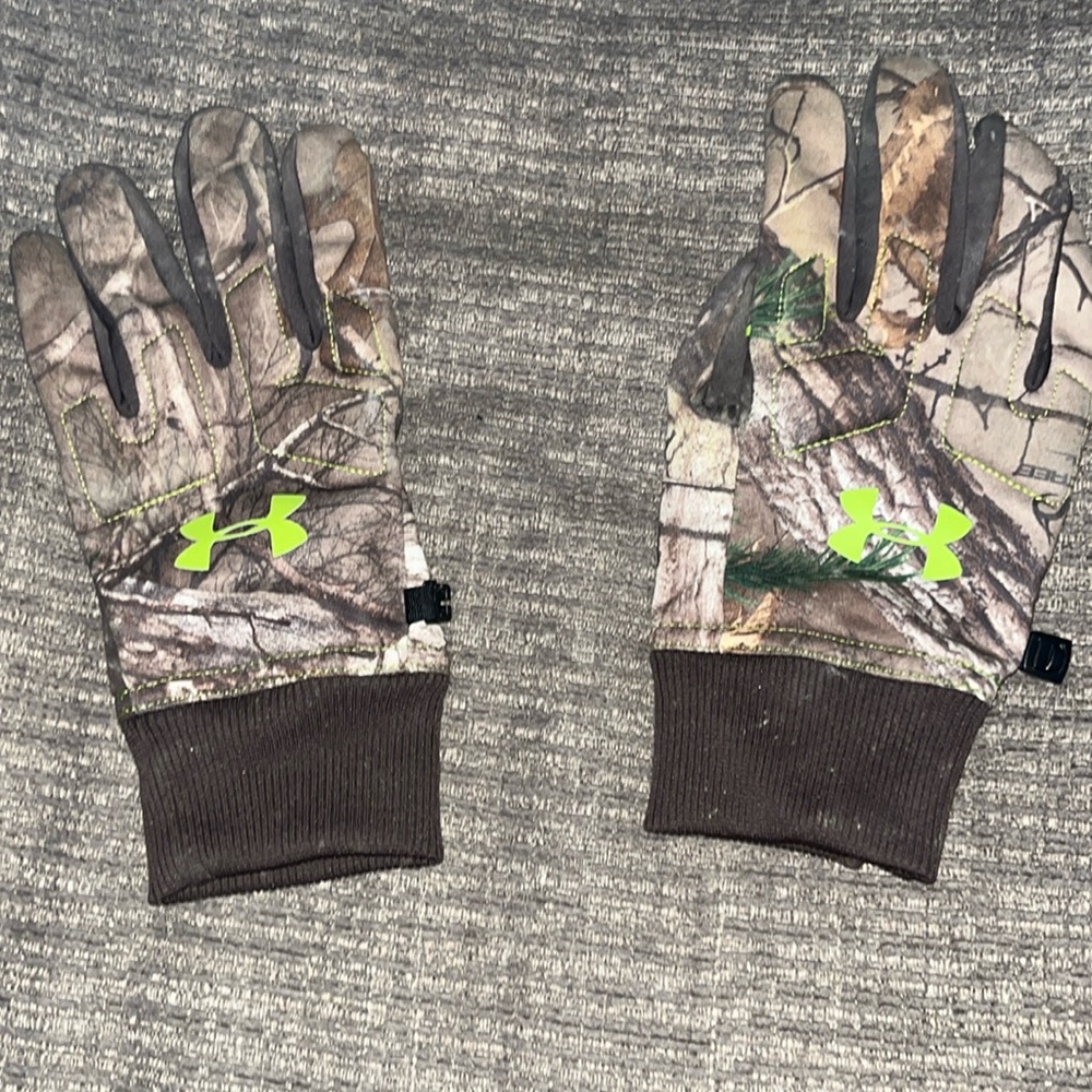 Under Armour hunting gloves Large